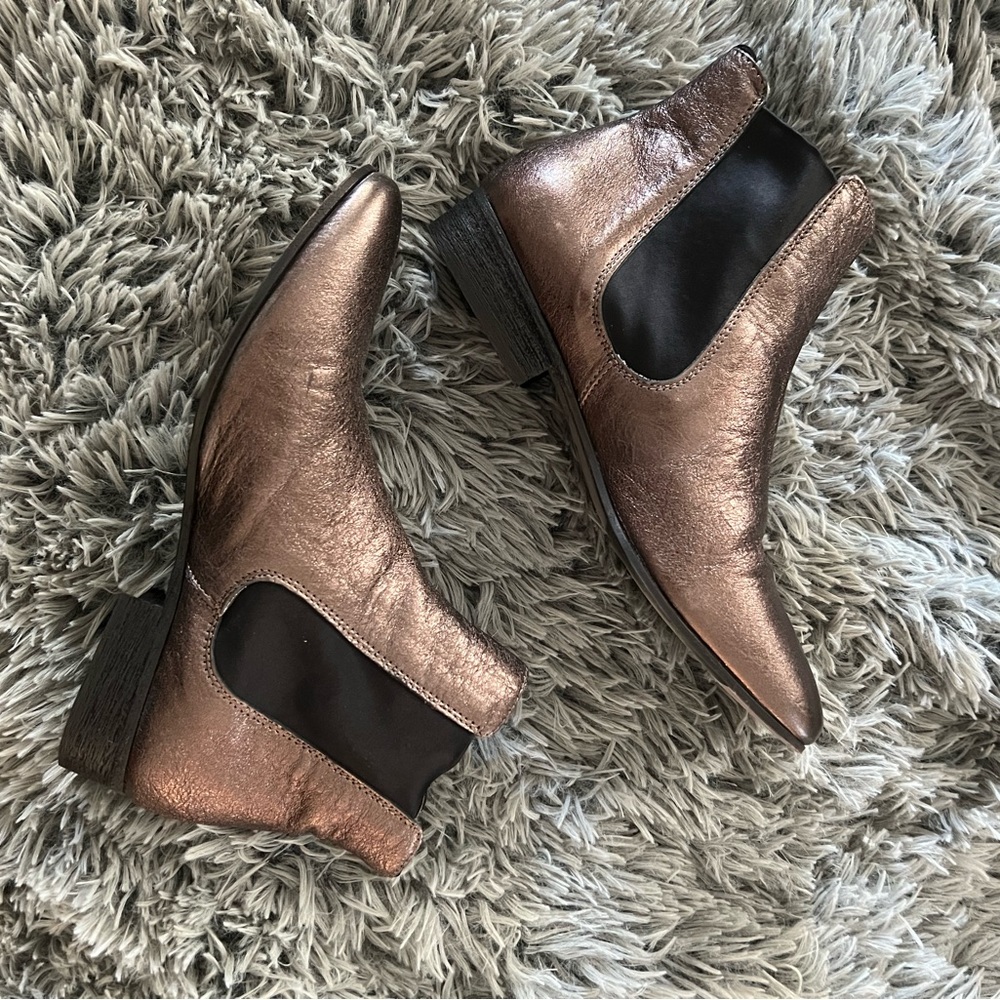 Gold booties ✨ - Picture 3 of 3